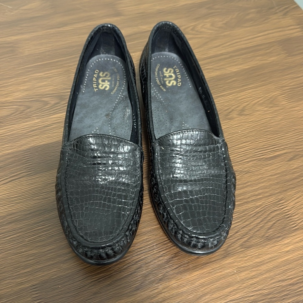 Women's SAS "SIMPLIFY" Black Croc Patent Leather Loafer
